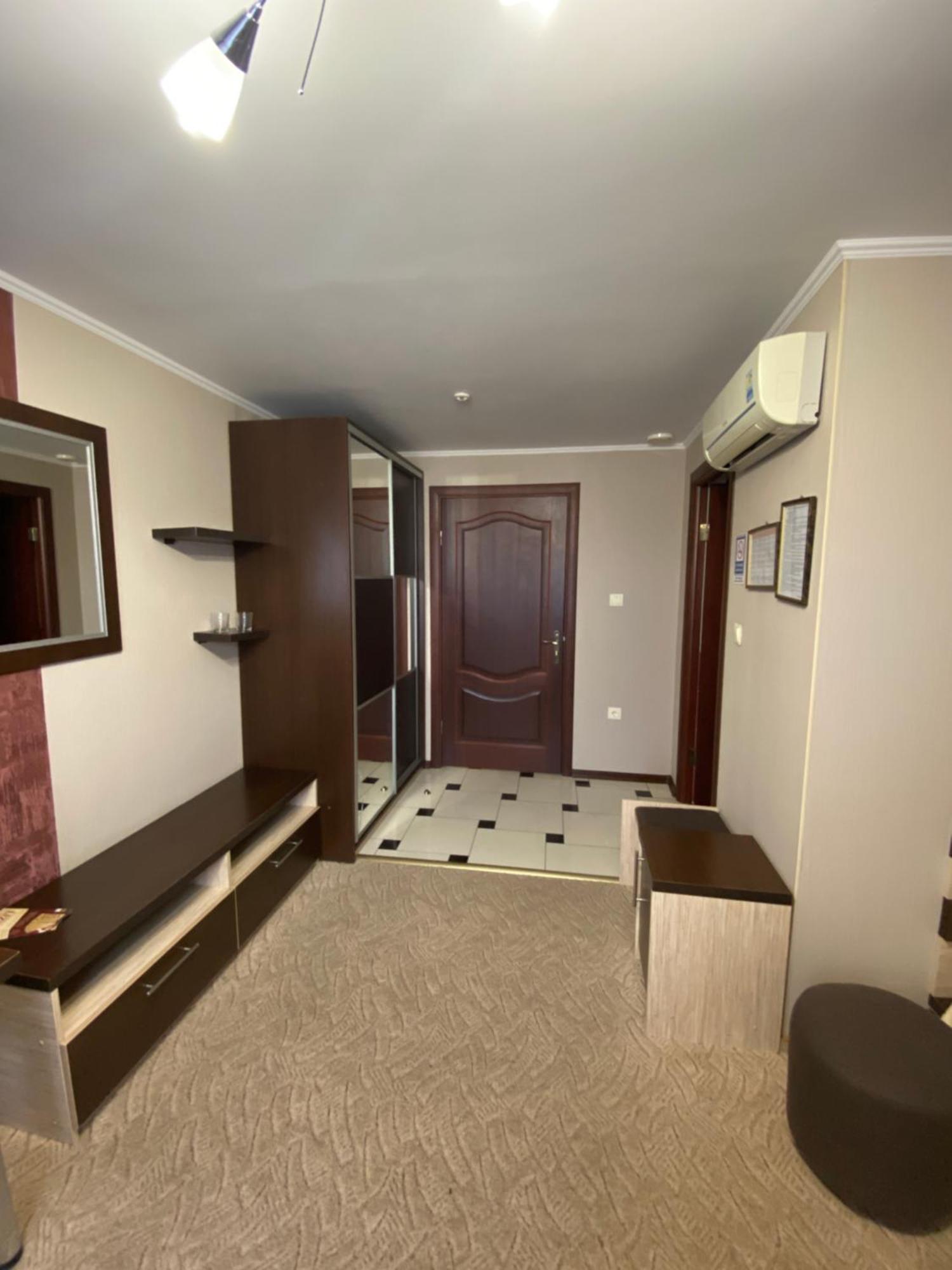 Візит Hotel Bushtyno Bagian luar foto